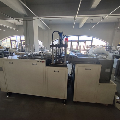 Tek Kullanımlık Öğle Yemeği Kutusu Karton Makinesi Sıcak Eriyik Yapıştırıcı Prosesi