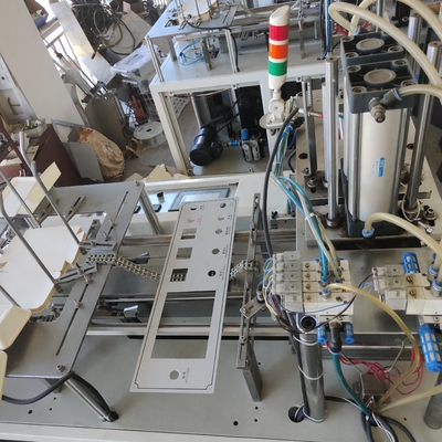 Sıcak Eriyik Yapıştırıcı Proses Karton Makinesi Dekoratif İşler Gıda Karton Tek Kullanımlık Öğle Yemeği Kutusu