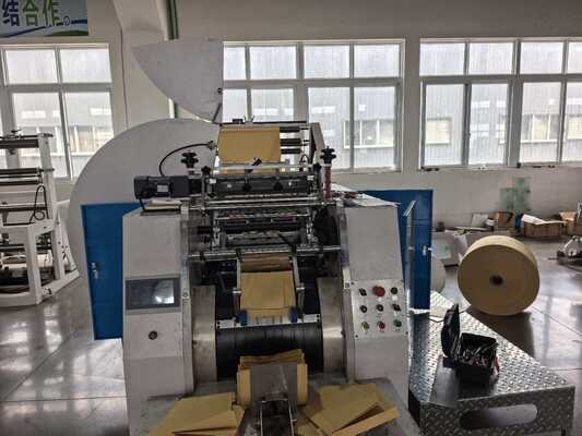 Çanta Doldurma ve Kesme Makinesi Kraft Kağıt Çanta Yapma Makinesi 420 ila 600 mm Çanta Genişliği ve 400 Mesh Keramik Baskı Roleri