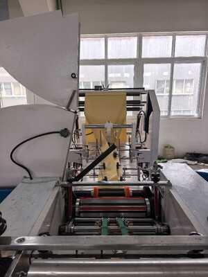 Çanta Doldurma ve Kesme Makinesi Kraft Kağıt Çanta Yapma Makinesi 420 ila 600 mm Çanta Genişliği ve 400 Mesh Keramik Baskı Roleri