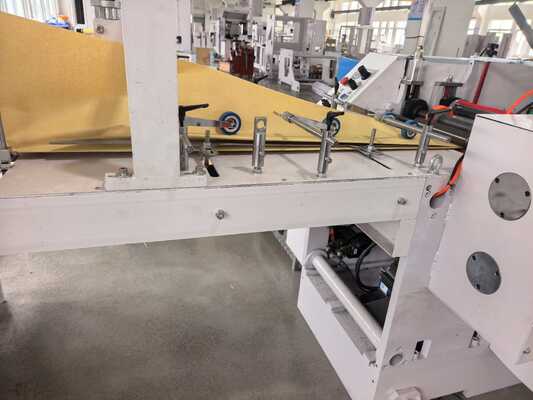 CMYK Flexo Yazıcı Kağıt Alışveriş Çantası Yapma Makinesi 50Hz 60Hz Güç kaynağı Toplam Güç 15 KW Büyük ölçekli ambalajlama için uygundur