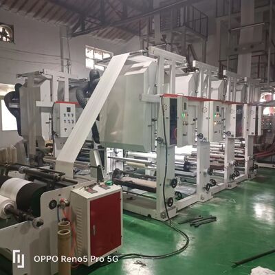 Filmi çıkartma makinesinin çapı 55mm 2 veya 65mm 2mm Film çıkartma makinesinin toplam gücü 11-21kw Plastik film çıkartma kapasitesi 100 ila 500 Kg / saat