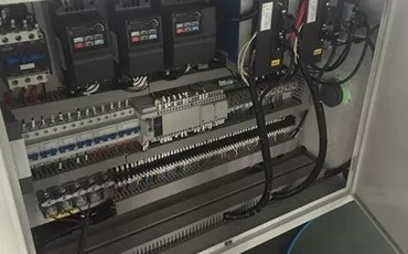 Yüksek Hızlı Çanta Yapma Makinesi 20pcs / Min PE Kraft Kağıt Hava Kabarcık Kurye Mailer