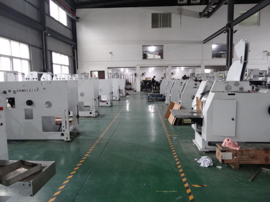 Bakkal Kraft Kağıt Torba Yapma Makinesi 13500 * 2300 * 2000mm 3 Fazlı